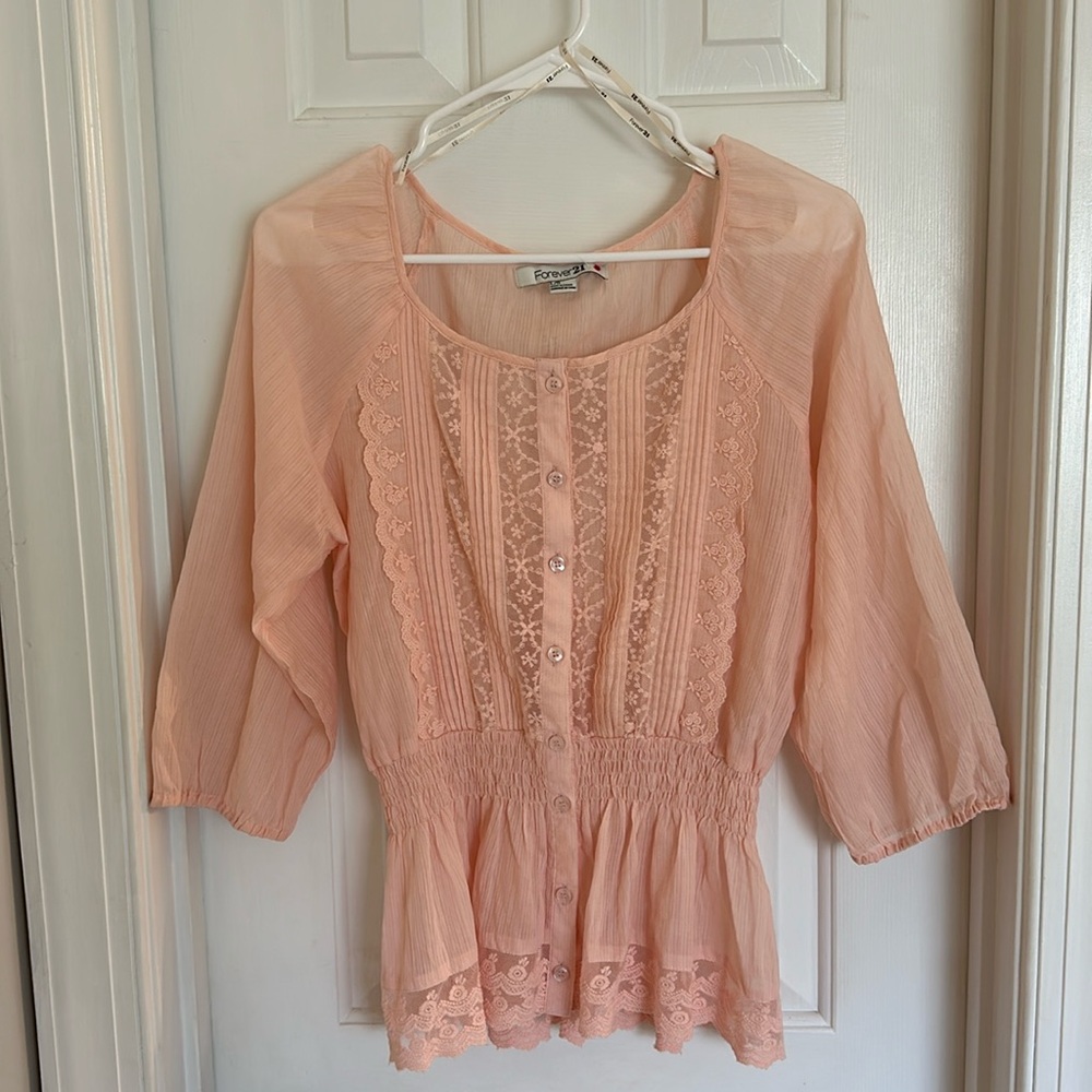 NWT Women’s Forever 21 Sheer Pink 3/4 Sleeve Button Down Shirt Top Size Large.